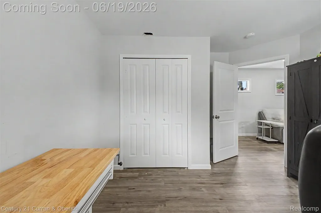 30708 Palmer Boulevard Madison Heights City MI 48071