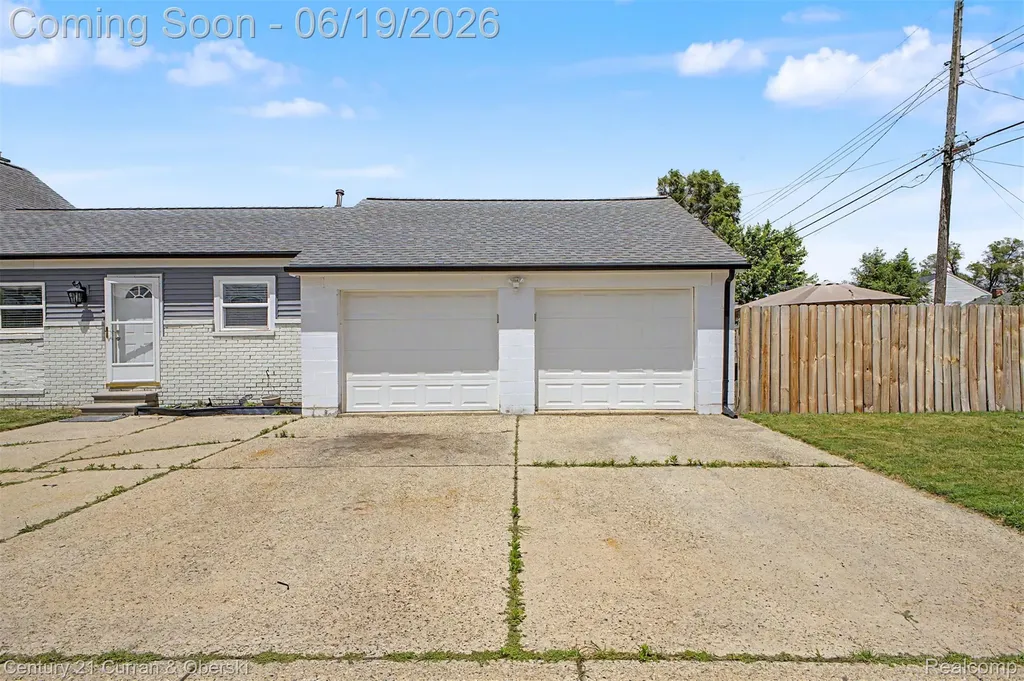 30708 Palmer Boulevard Madison Heights City MI 48071