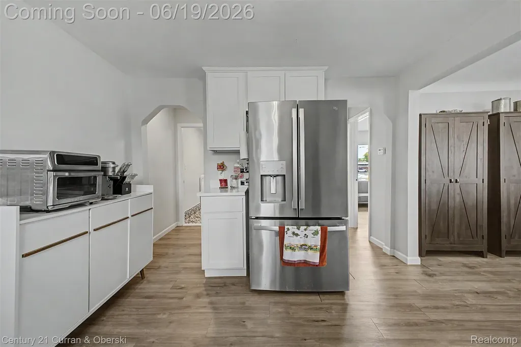 30708 Palmer Boulevard Madison Heights City MI 48071