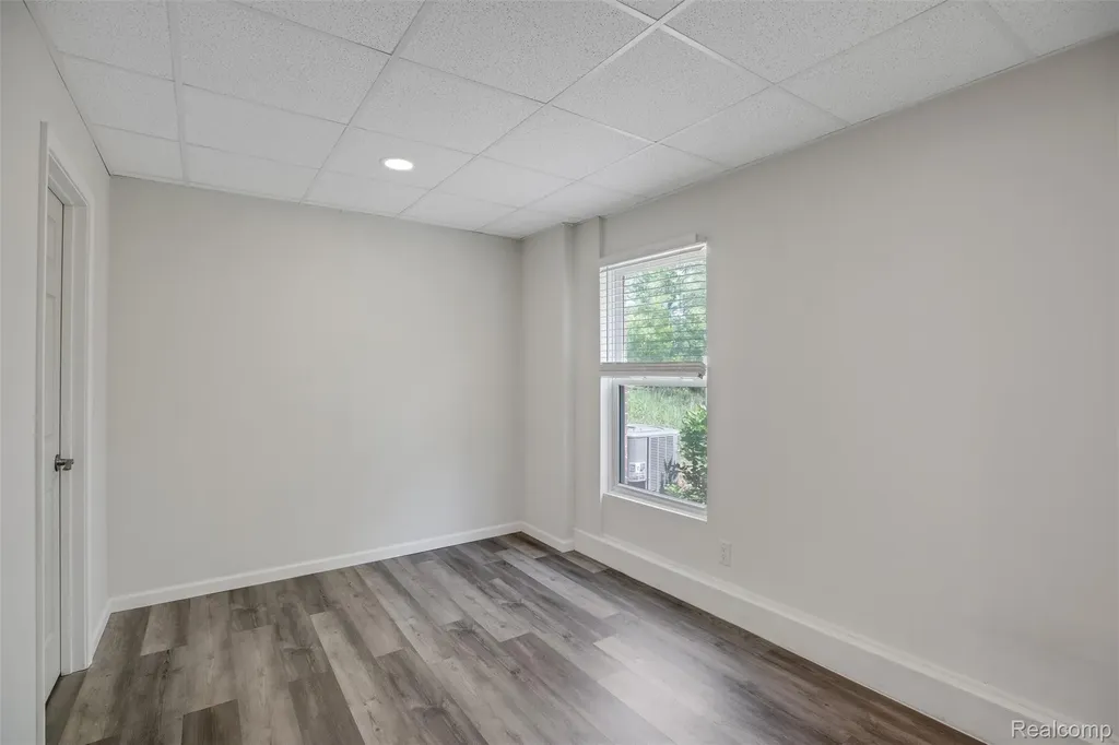43583 Chancellor Lane Novi City MI 48375