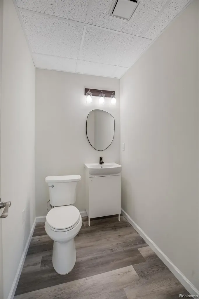 43583 Chancellor Lane Novi City MI 48375