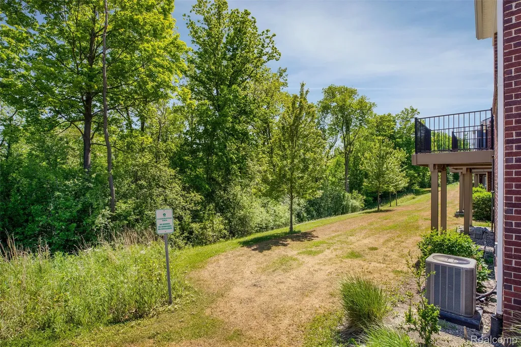 43583 Chancellor Lane Novi City MI 48375