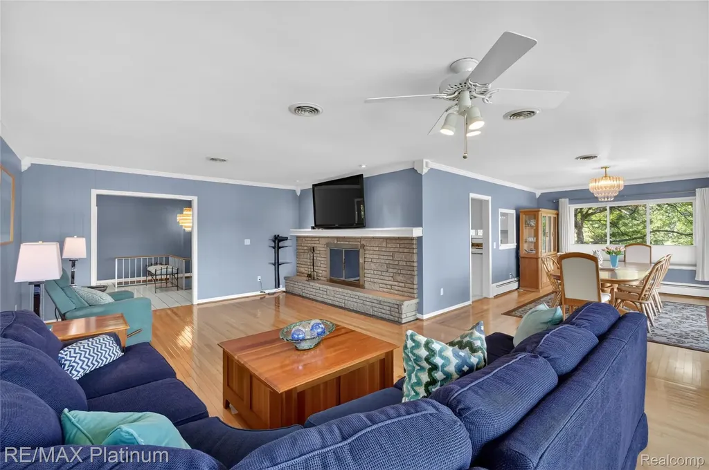 1223 Thurber Drive Howell City MI 48843