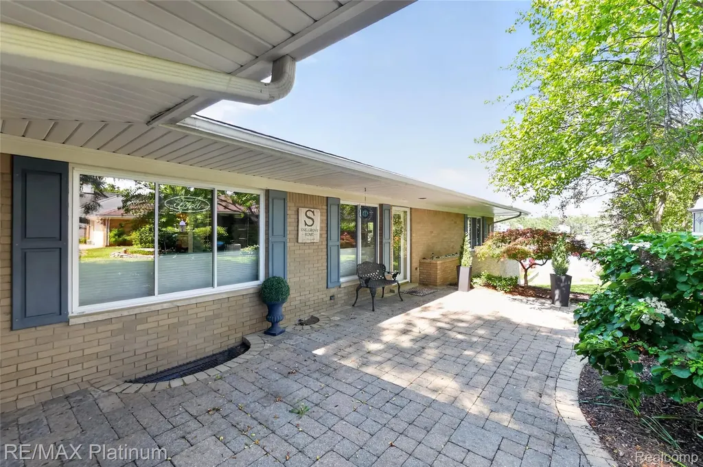 1223 Thurber Drive Howell City MI 48843