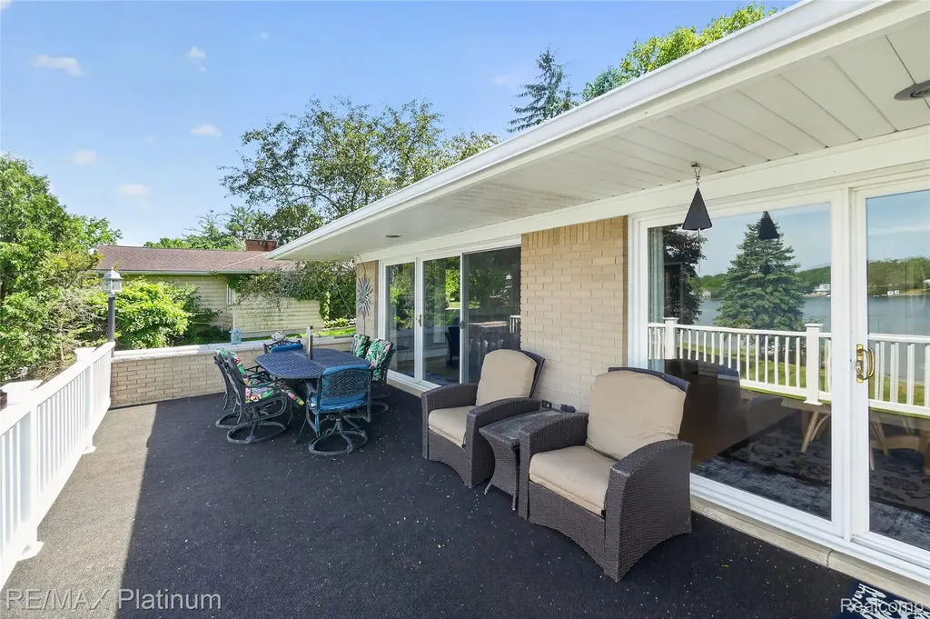 1223 Thurber Drive Howell City MI 48843