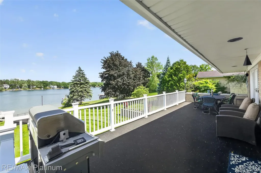 1223 Thurber Drive Howell City MI 48843