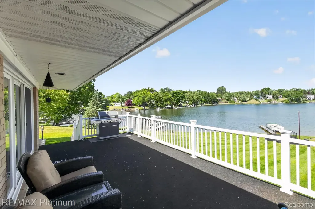 1223 Thurber Drive Howell City MI 48843
