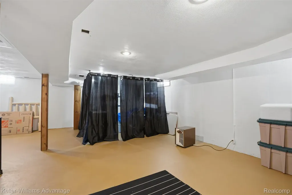 29764 Marquette Street Garden City City MI 48135
