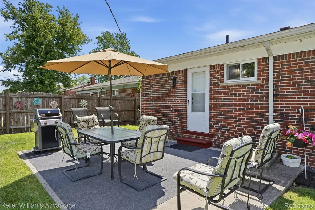 29764 Marquette Street Garden City City MI 48135