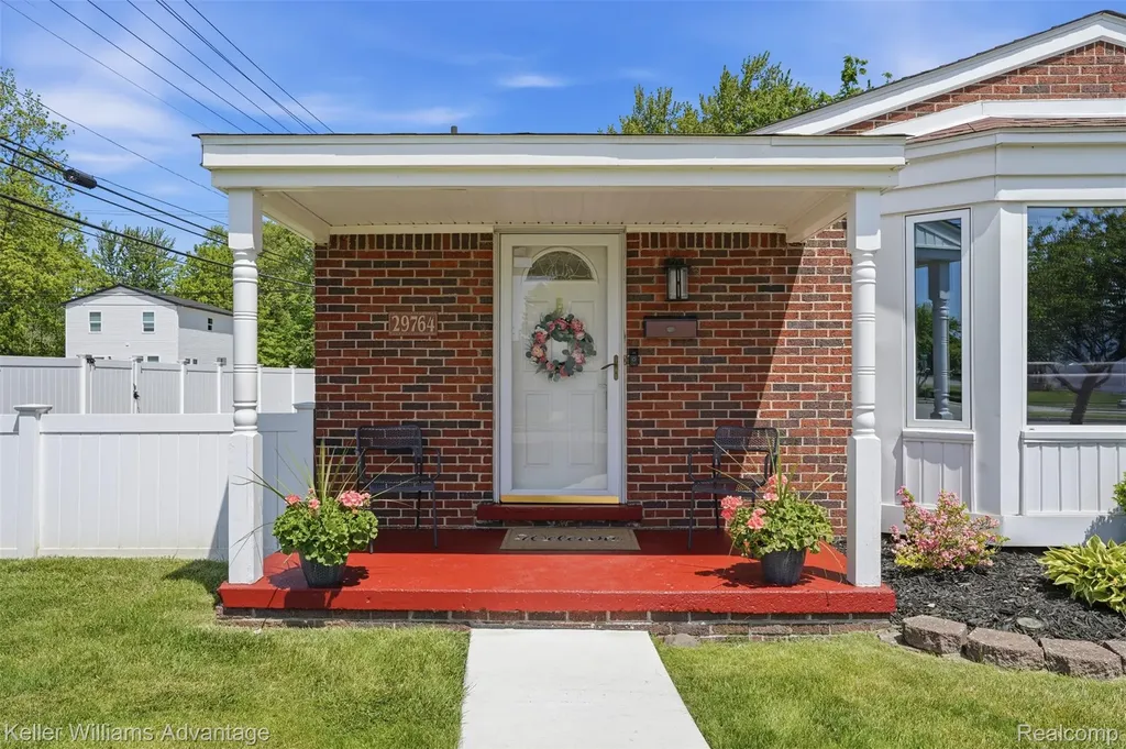 29764 Marquette Street Garden City City MI 48135