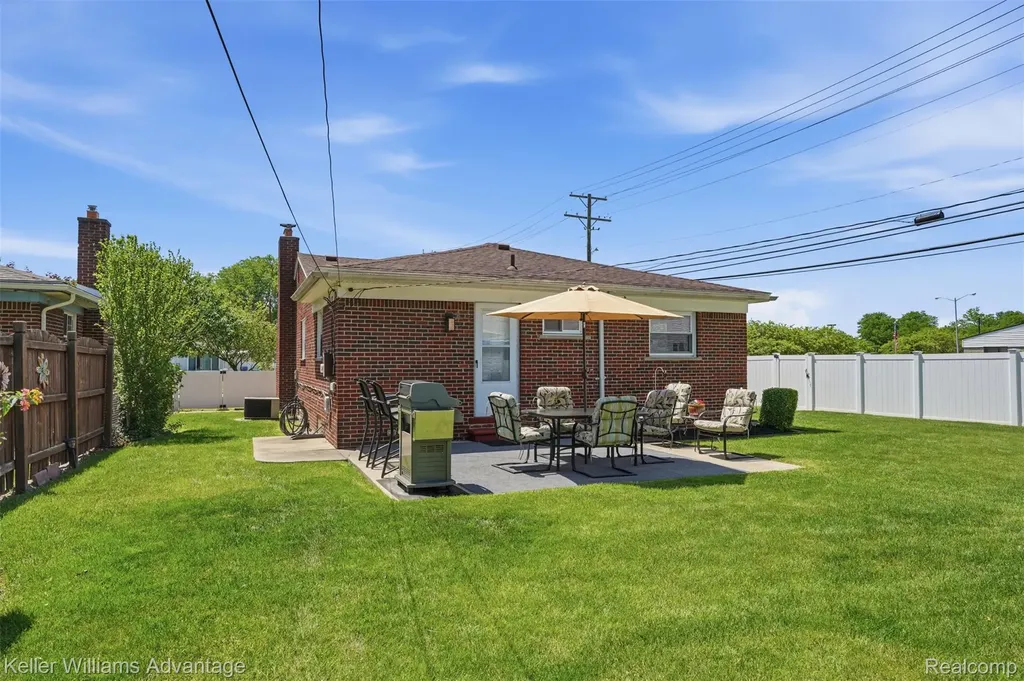 29764 Marquette Street Garden City City MI 48135