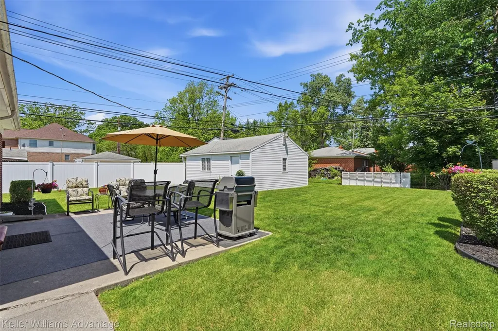 29764 Marquette Street Garden City City MI 48135