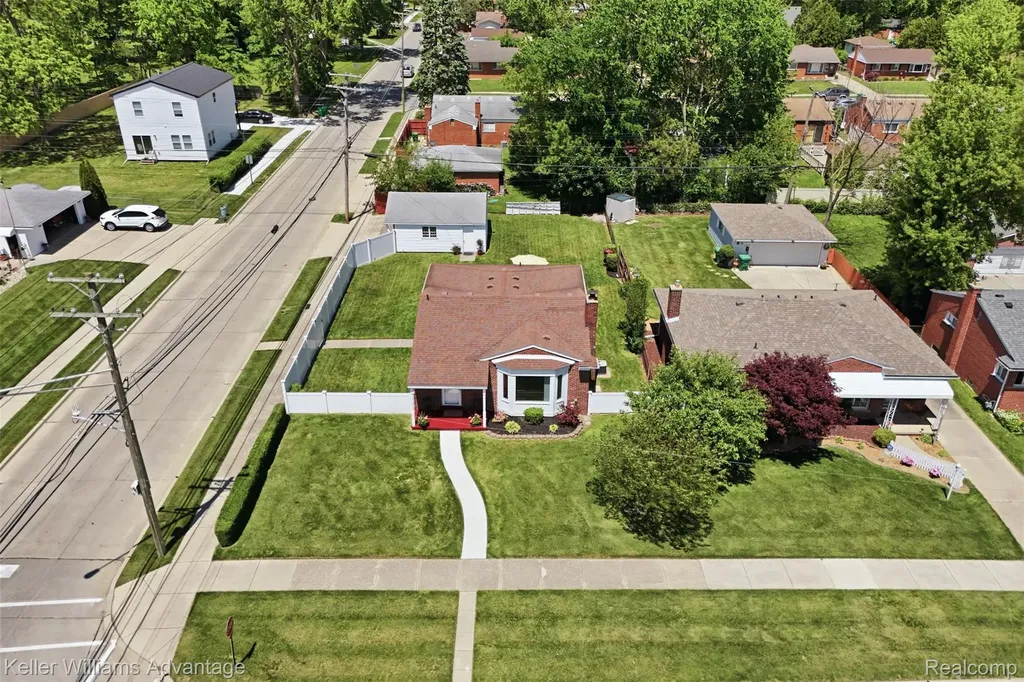 29764 Marquette Street Garden City City MI 48135