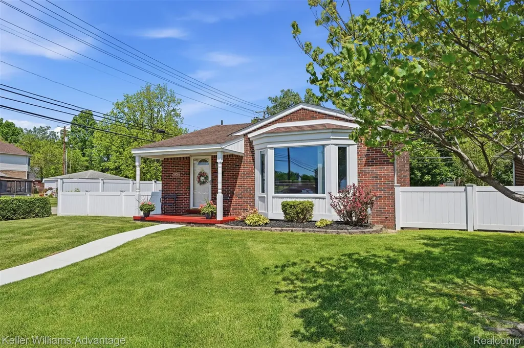 29764 Marquette Street Garden City City MI 48135