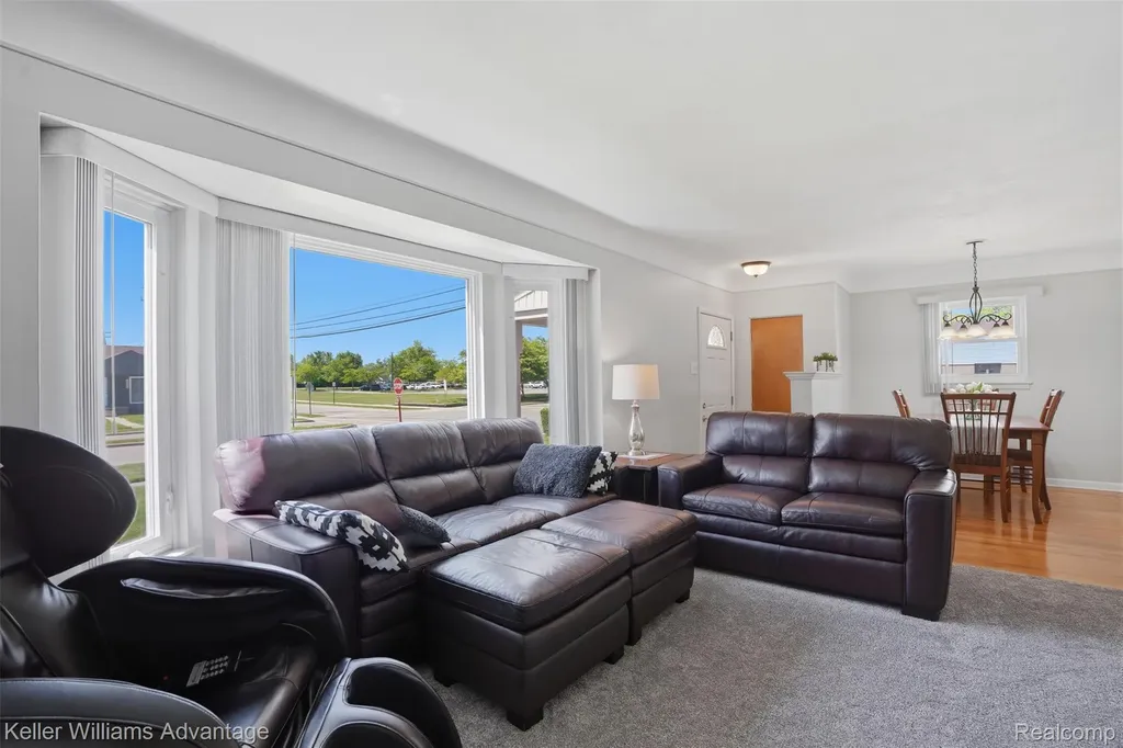 29764 Marquette Street Garden City City MI 48135