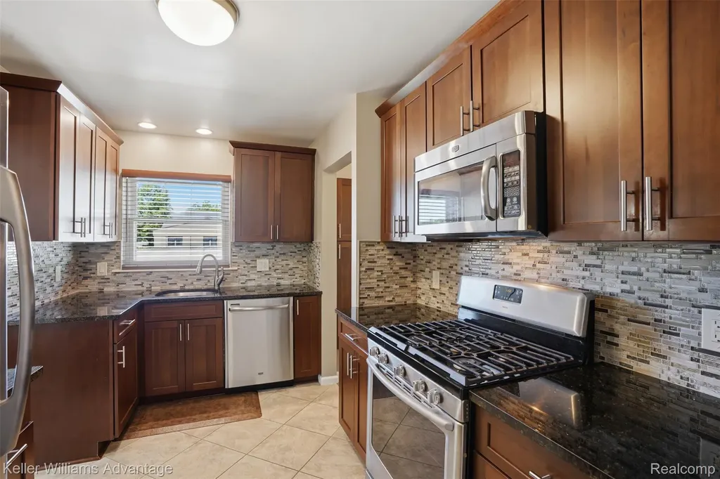 29764 Marquette Street Garden City City MI 48135