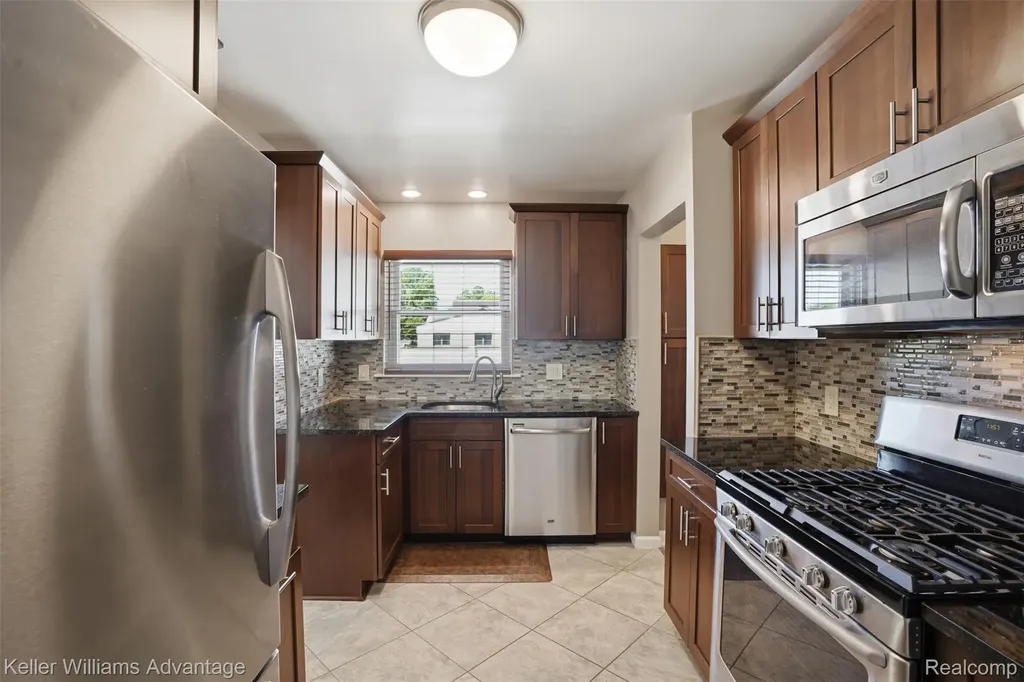 29764 Marquette Street Garden City City MI 48135