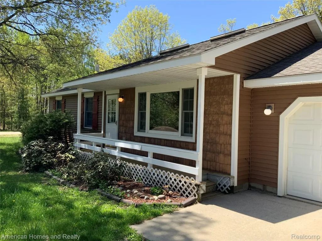7395 Crestwood Drive Oscoda Charter Township MI 48750