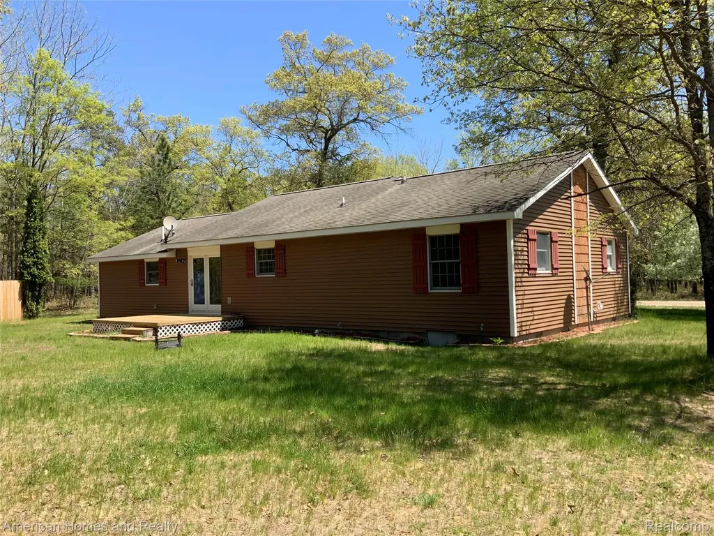7395 Crestwood Drive Oscoda Charter Township MI 48750
