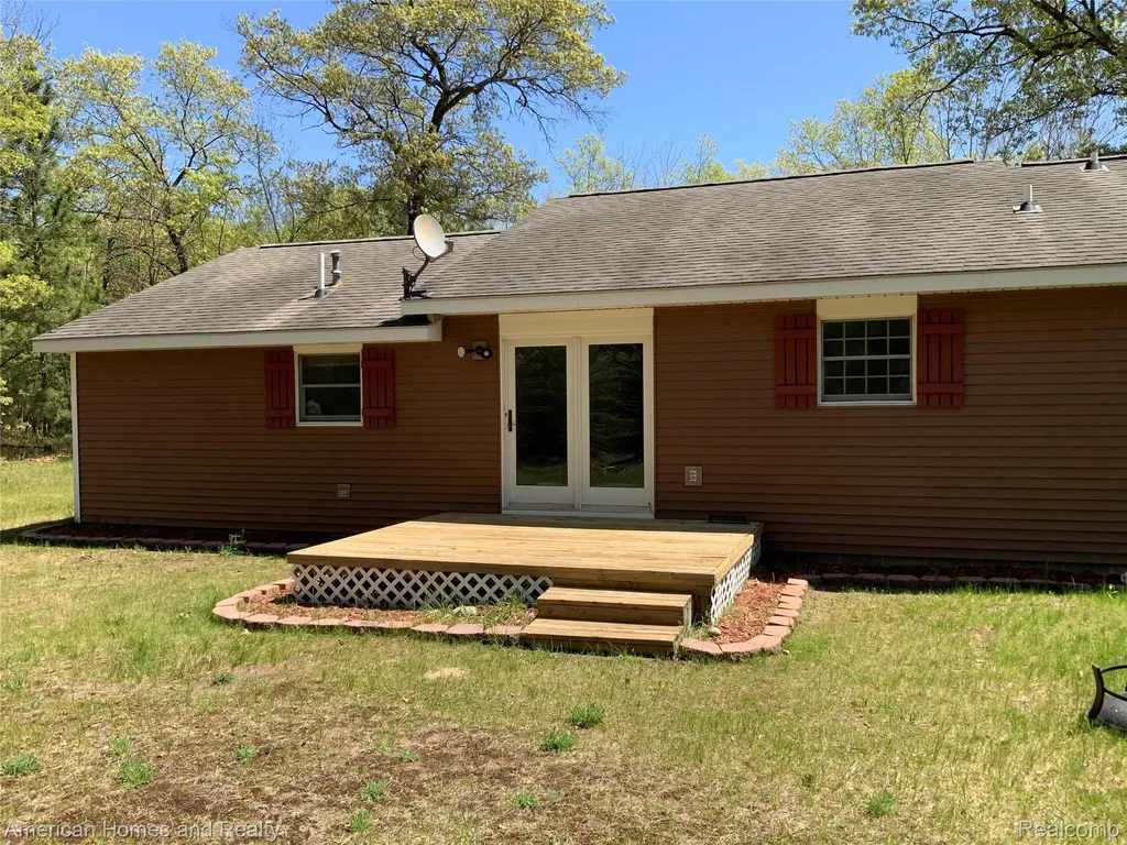 7395 Crestwood Drive Oscoda Charter Township MI 48750