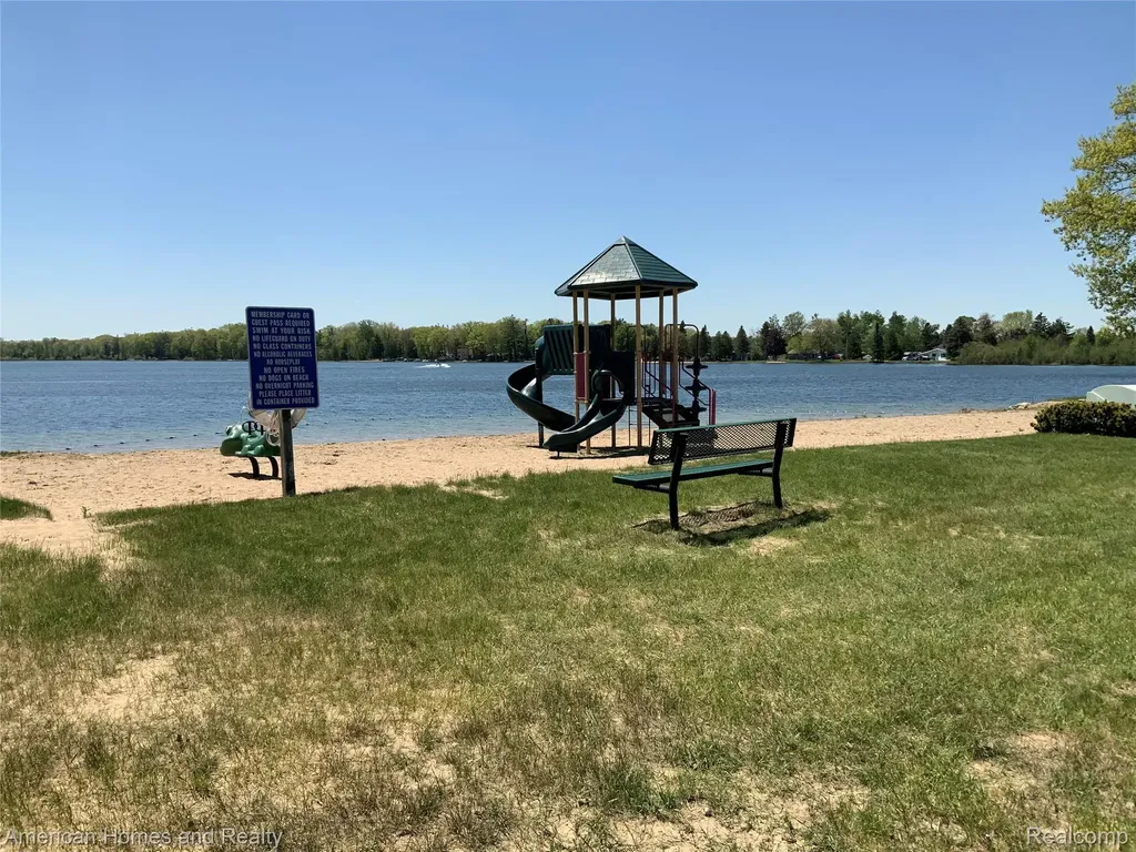 7395 Crestwood Drive Oscoda Charter Township MI 48750