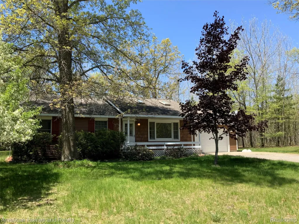 7395 Crestwood Drive Oscoda Charter Township MI 48750