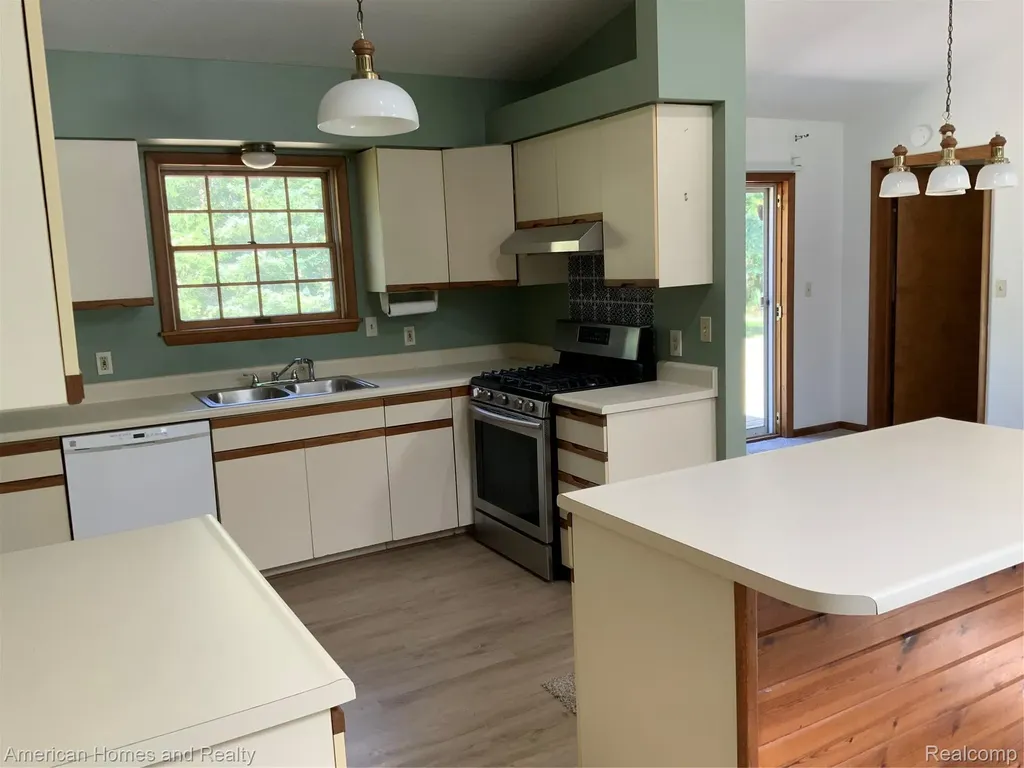 7395 Crestwood Drive Oscoda Charter Township MI 48750