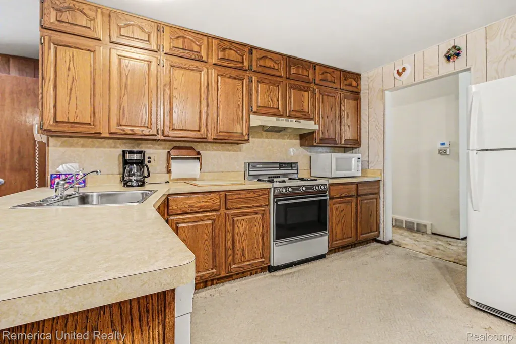 9135 Manton Avenue Plymouth Charter Township MI 48170