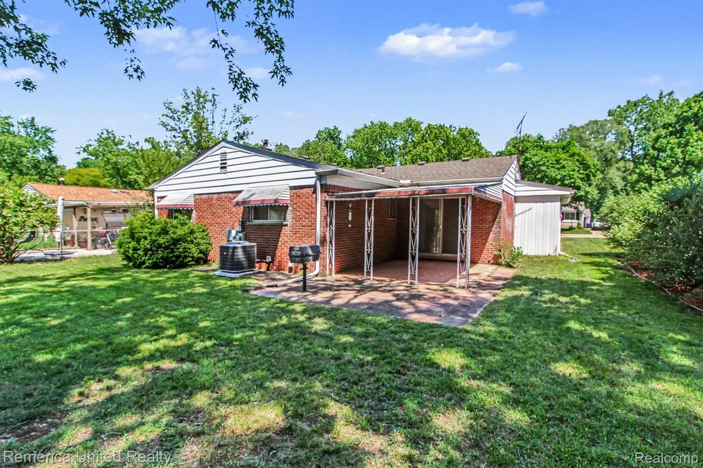 9135 Manton Avenue Plymouth Charter Township MI 48170