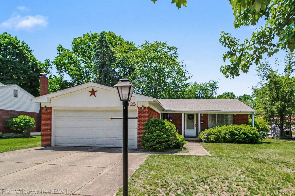 9135 Manton Avenue Plymouth Charter Township MI 48170