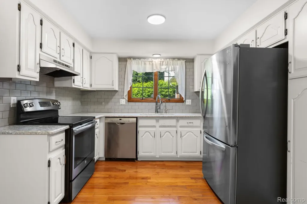 11203 Waverly Drive Plymouth Charter Township MI 48170