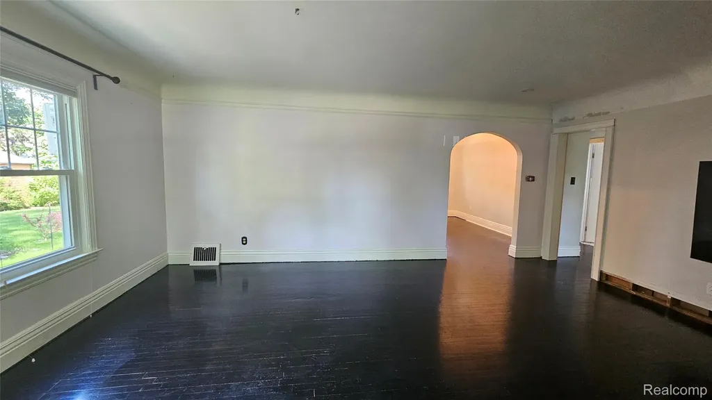 211 Starr Avenue Pontiac City MI 48341