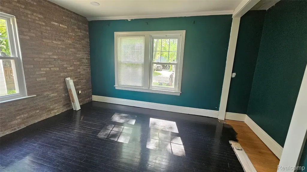 211 Starr Avenue Pontiac City MI 48341