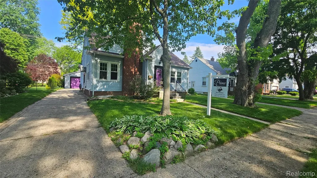 211 Starr Avenue Pontiac City MI 48341