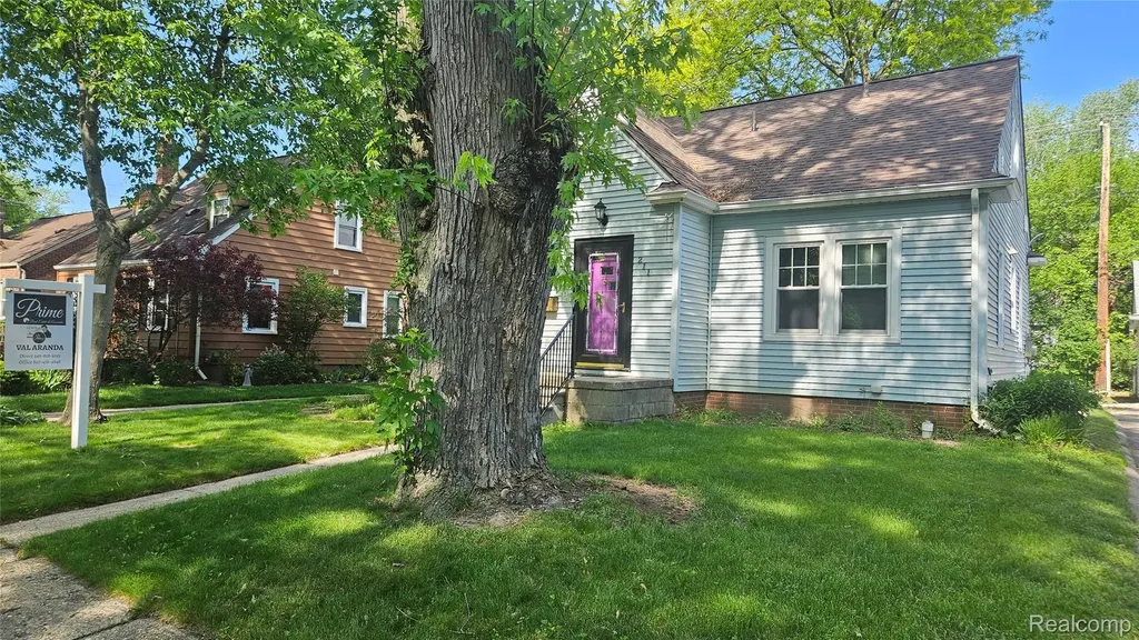 211 Starr Avenue Pontiac City MI 48341