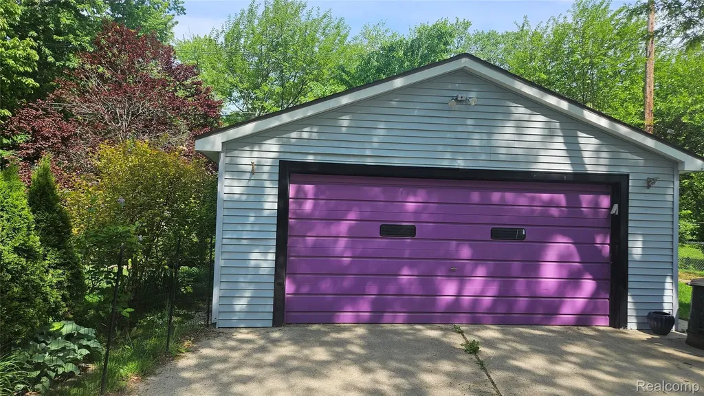 211 Starr Avenue Pontiac City MI 48341