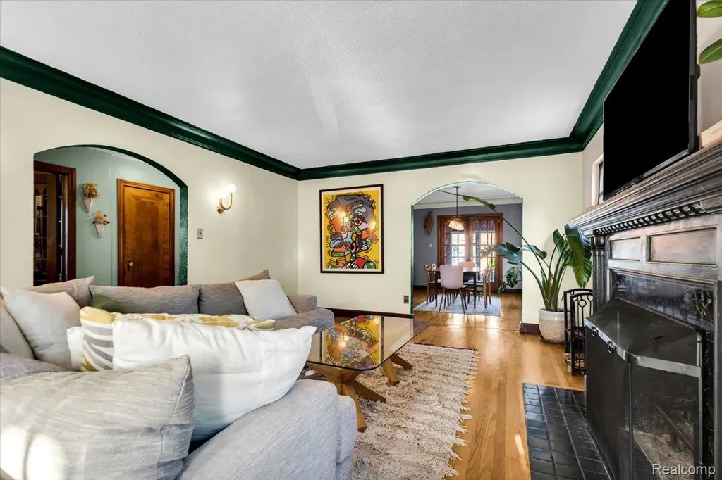 18281 San Juan Drive Detroit City MI 48221