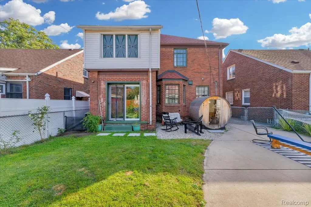 18281 San Juan Drive Detroit City MI 48221