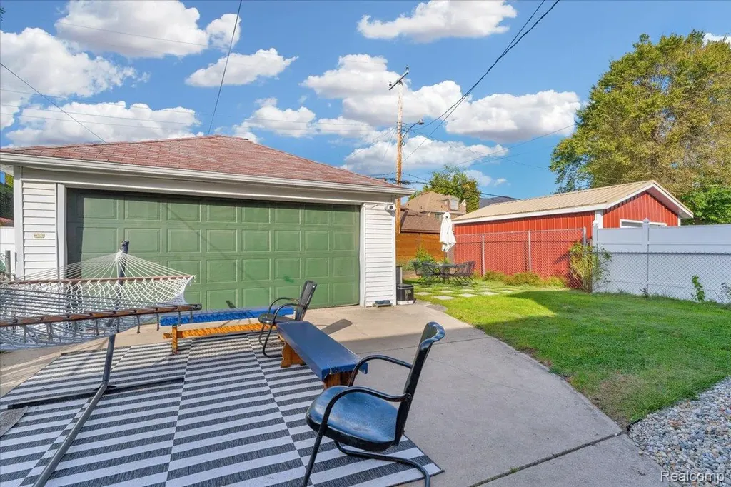 18281 San Juan Drive Detroit City MI 48221
