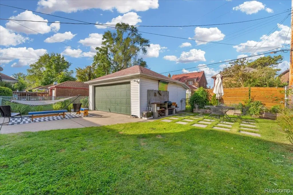 18281 San Juan Drive Detroit City MI 48221