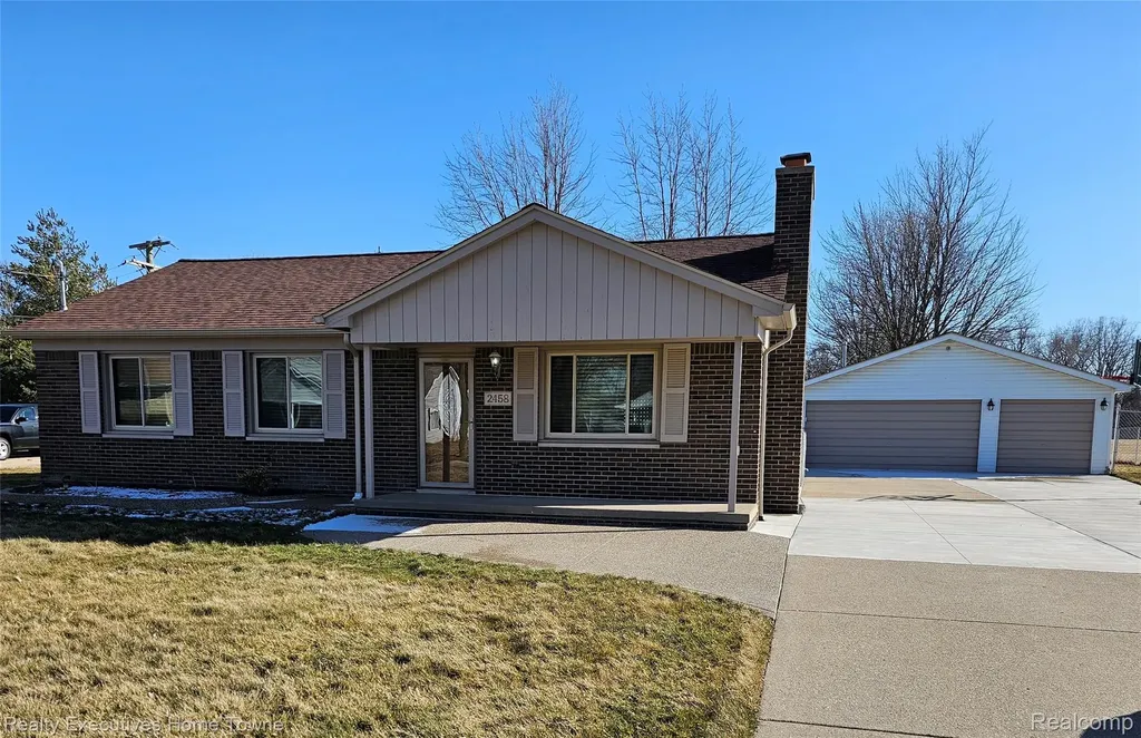 2458 Lindell Road Sterling Heights City MI 48310