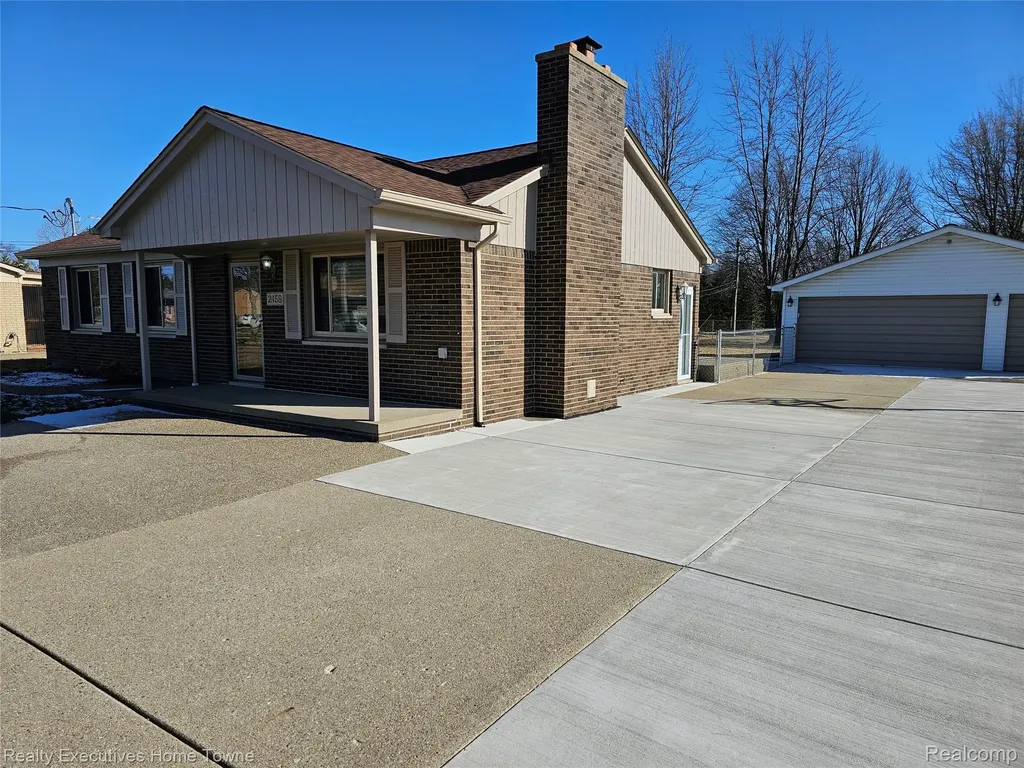 2458 Lindell Road Sterling Heights City MI 48310