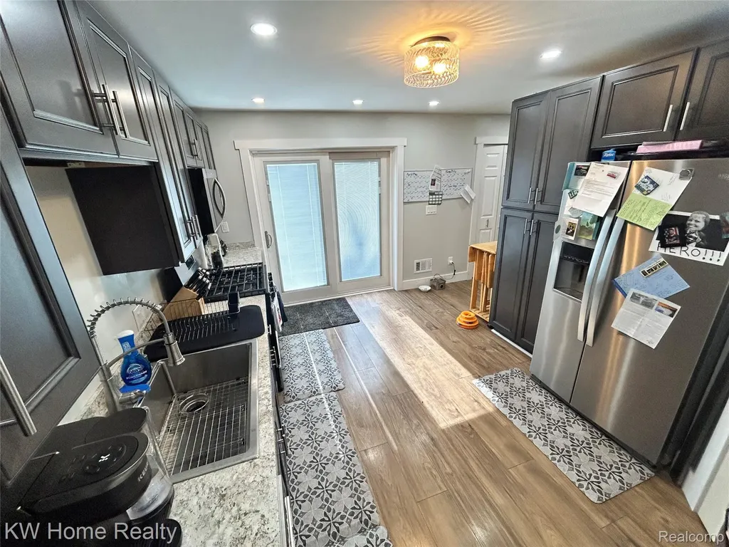 28260 Felician Street Roseville City MI 48066
