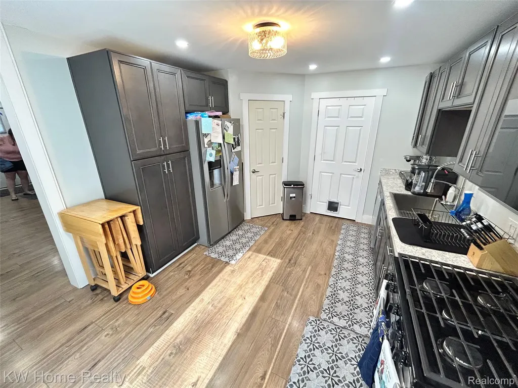28260 Felician Street Roseville City MI 48066
