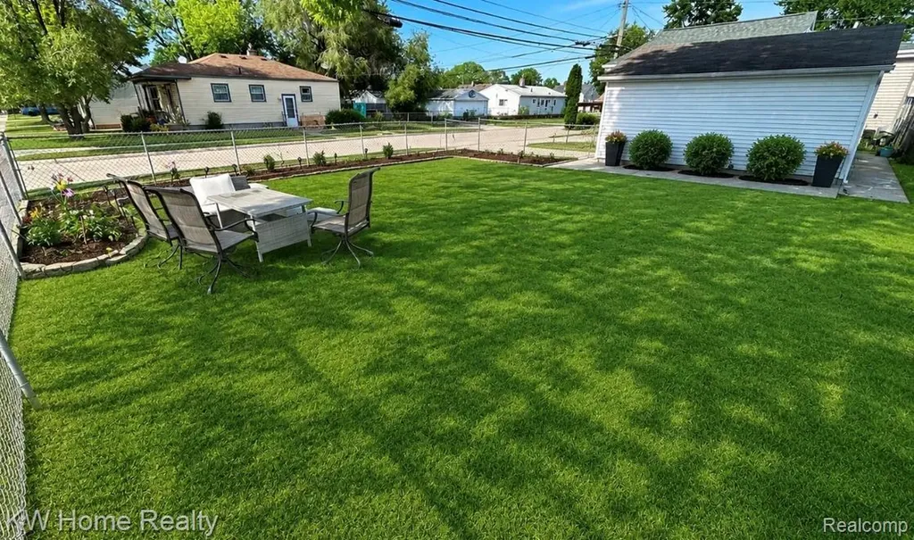 28260 Felician Street Roseville City MI 48066