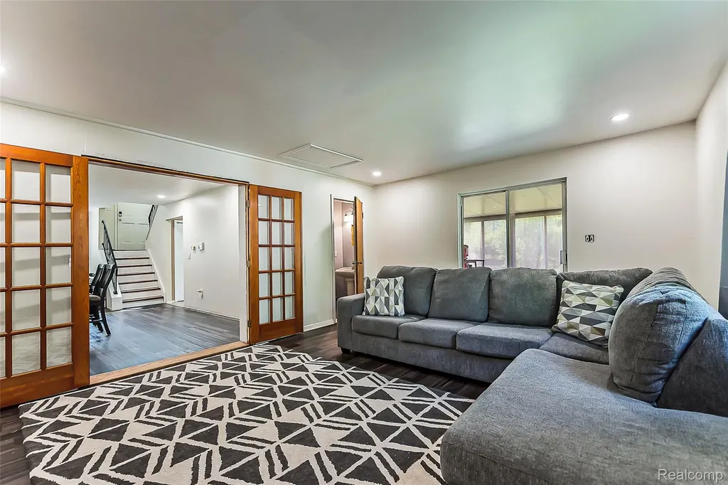 1107 Odessa Drive Holly Village MI 48442