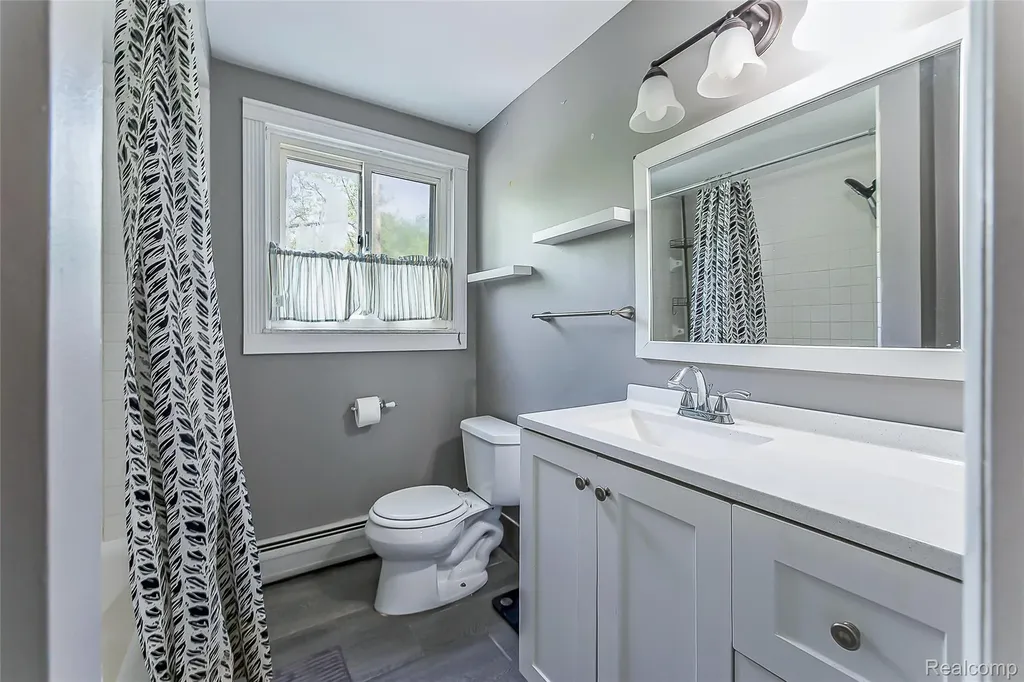 1107 Odessa Drive Holly Village MI 48442