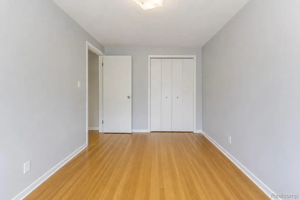1107 Odessa Drive Holly Village MI 48442