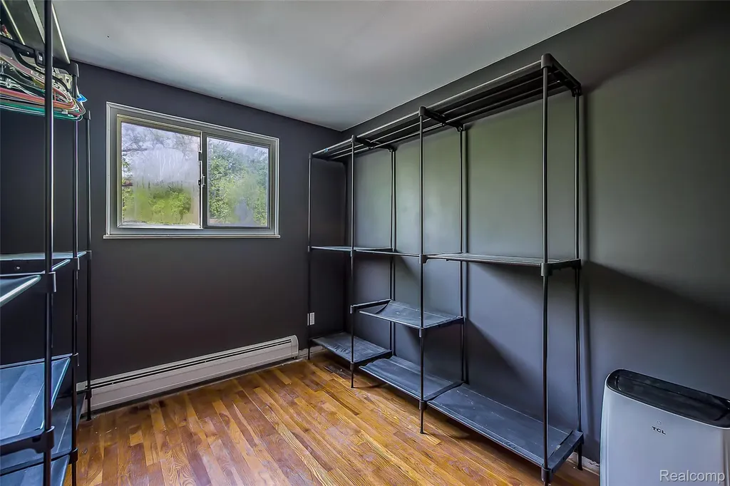 1107 Odessa Drive Holly Village MI 48442