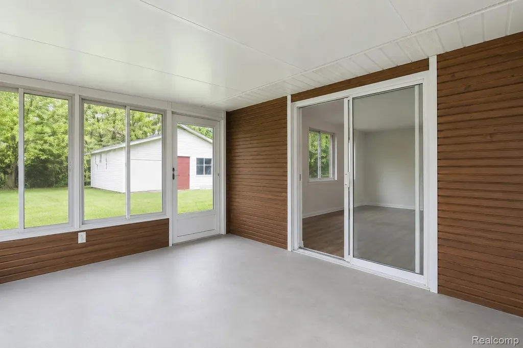 1107 Odessa Drive Holly Village MI 48442